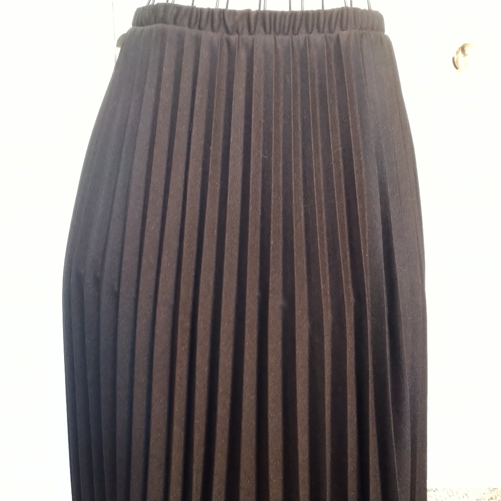*SOLD* Vicki Wayne's skirt - Picture 2 of 7